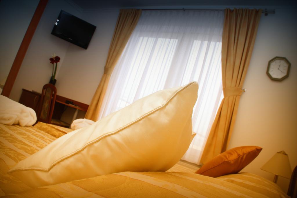 Hotel Vila Tina Загреб Екстер'єр фото