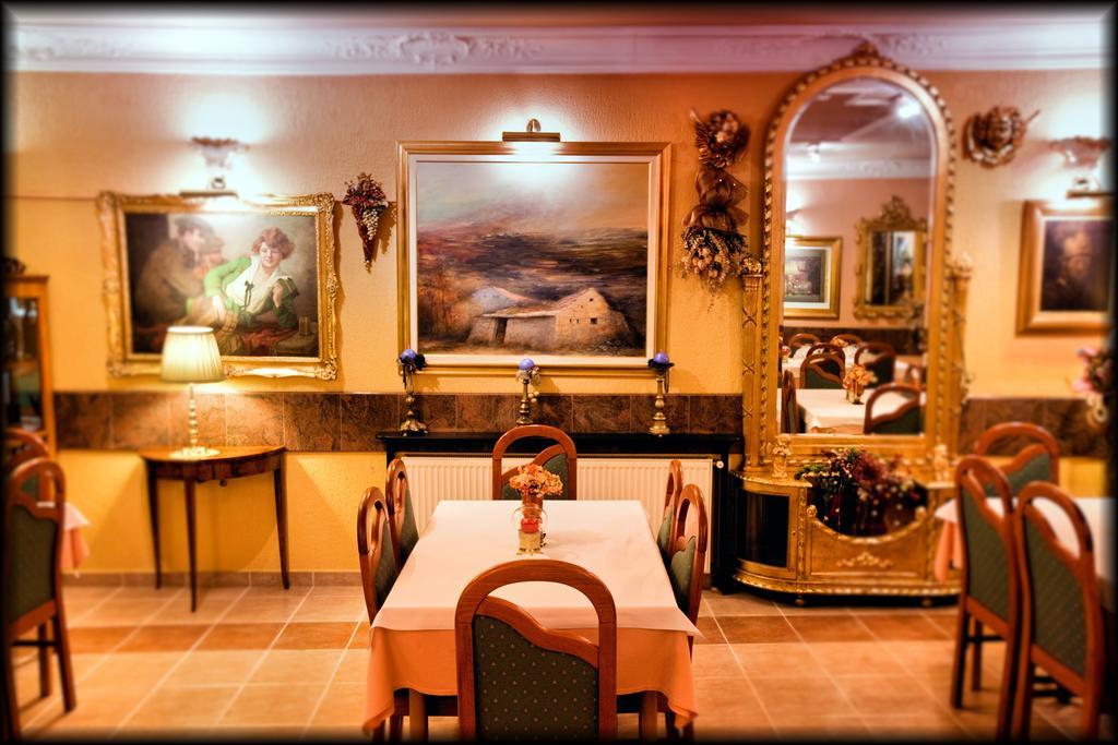 Hotel Vila Tina Загреб Екстер'єр фото