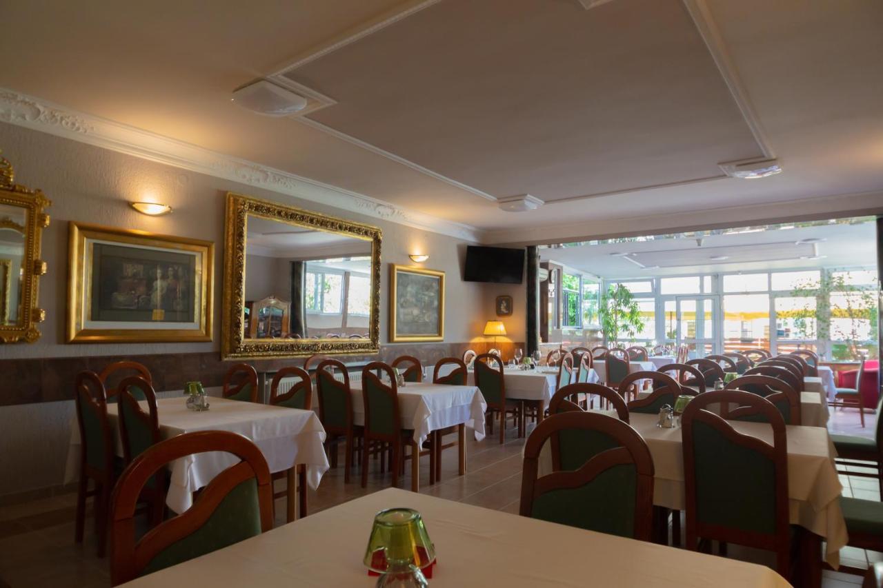 Hotel Vila Tina Загреб Екстер'єр фото