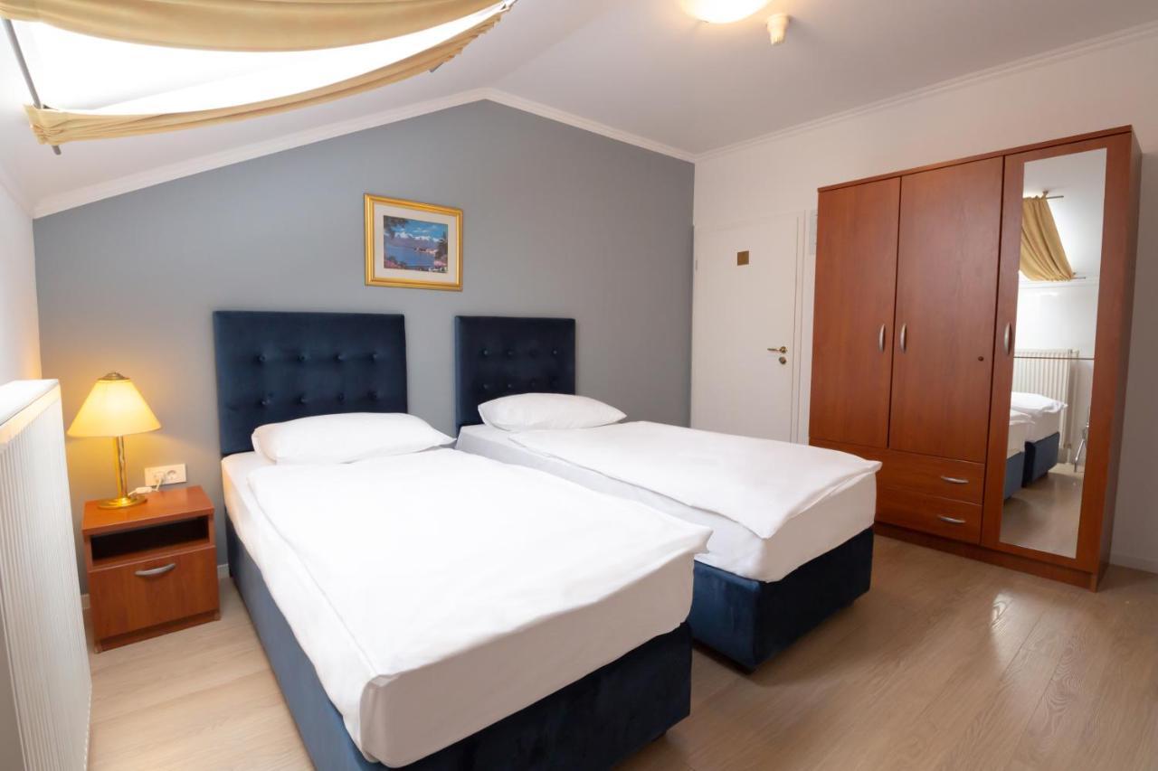 Hotel Vila Tina Загреб Екстер'єр фото